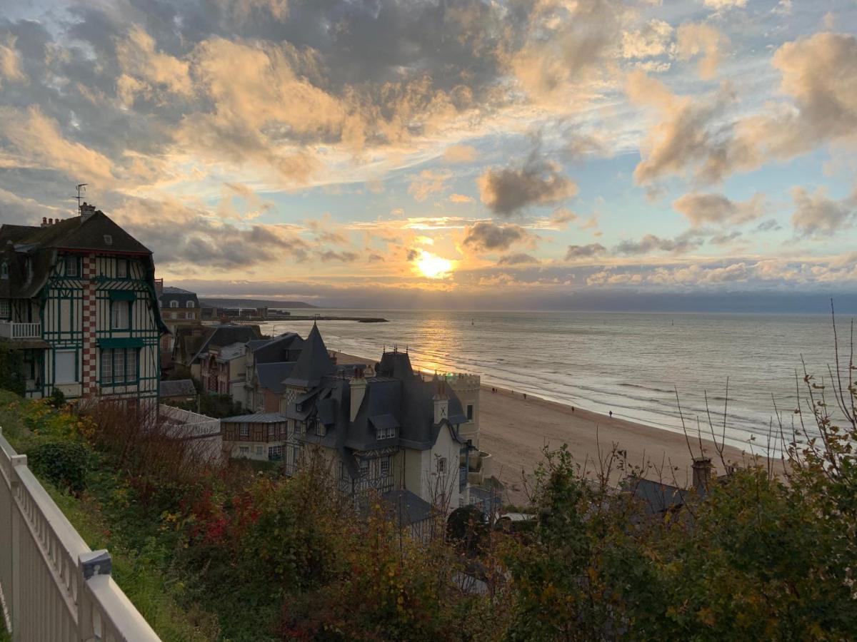 Trouville, Appartement Renove Avec Grande Terrasse Au Calme Exteriör bild